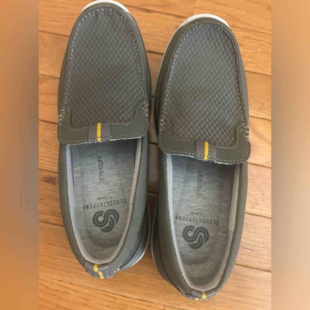 Olive colored cloudsteppers by Clark’s